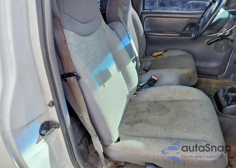 2002 Ford Ranger z USA, uszkodzony, nr VIN 1FTYR10U82PB25596